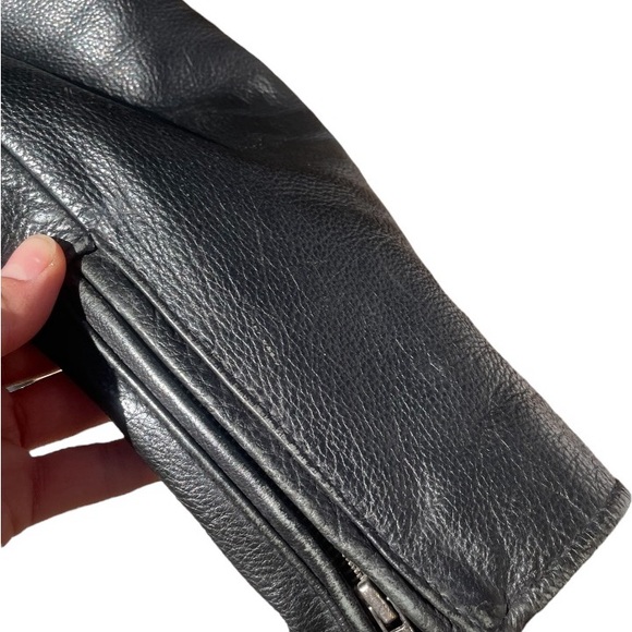 Motorcycle Black Leather Jacket - Picture 8 of 14